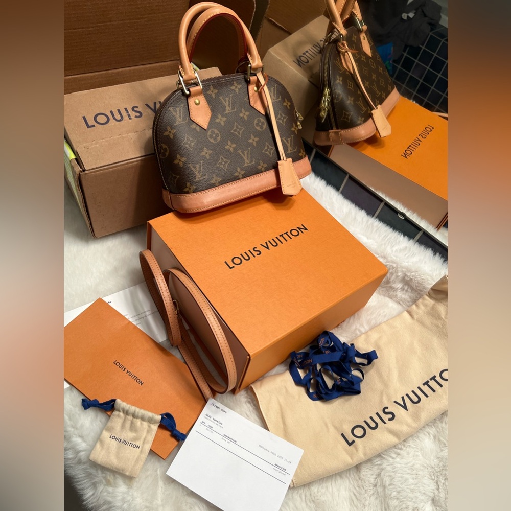 Louis Vuitton Alma bb.